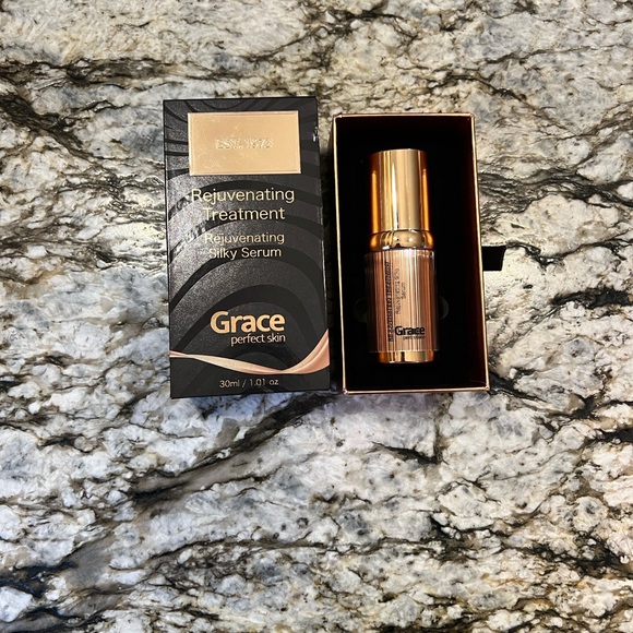 Grace Rejuvenating Silky Serum - Gold